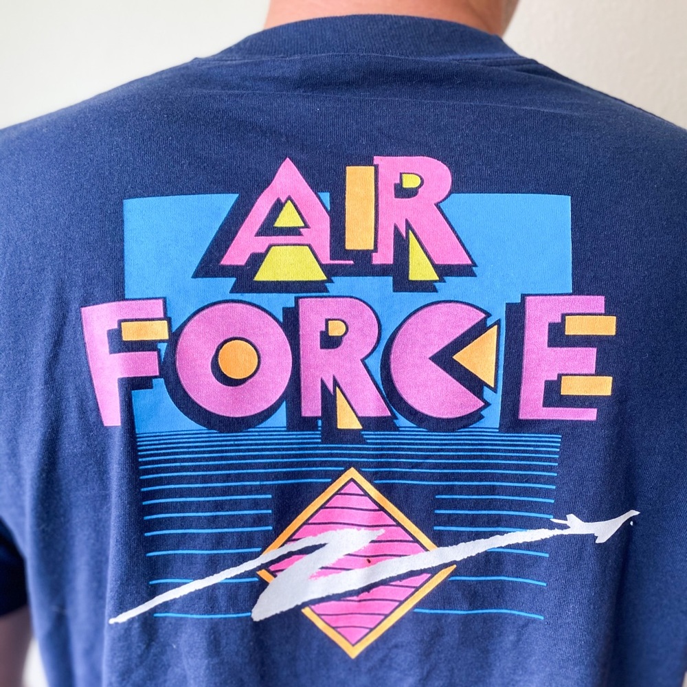 Vintage men’s Air Force t-shirt. Neon. 80s. 90s